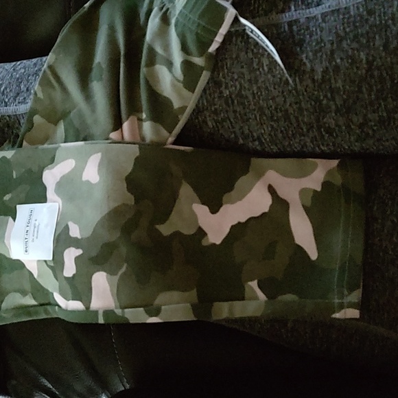 NWT old navy camo leggings - Picture 4 of 4